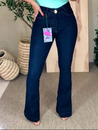 Cal�a Jeans Flare Feminina